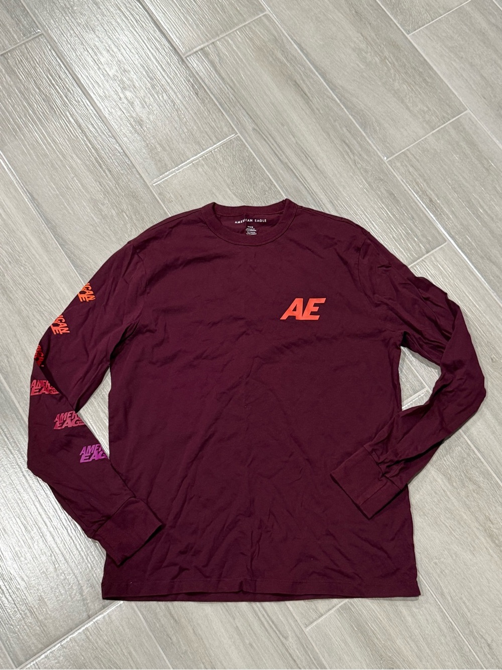 American Eagle Outfitters Men’s Long Sleeve Graphic Logo Shirt - Burgundy